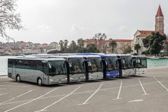 Mercedes-Benz Tourismo Range; Tourismo K, Tourismo, Tourismo M, Tourismo L, Tourismo M/2, Tourismo RH (von links) Mercedes-Benz Tourismo range; Tourismo K, Tourismo, Tourismo M, Tourismo L, Tourismo M/2, Tourismo RH (from left)