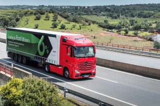 Fahrvergleich Mercedes-Benz Actros 1845