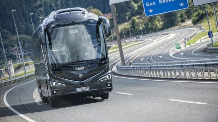 Irizar-i8(3) (Medium)