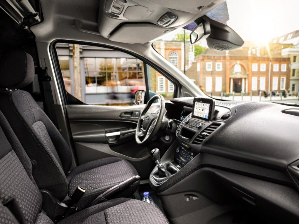 2017FordTransitConnect_02 (Medium)