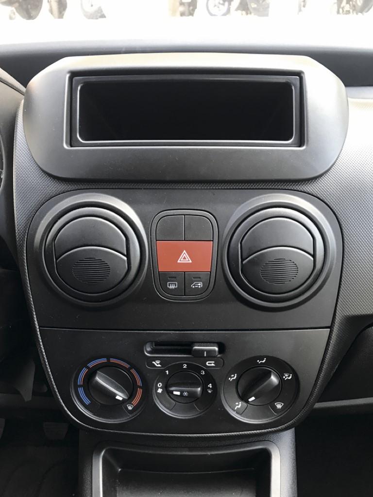 Peugeot Bipper10 (Medium)
