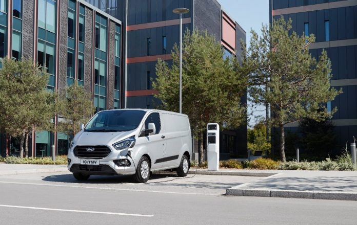 2018_FORD_TRANSIT_PHEV__01 (Medium)