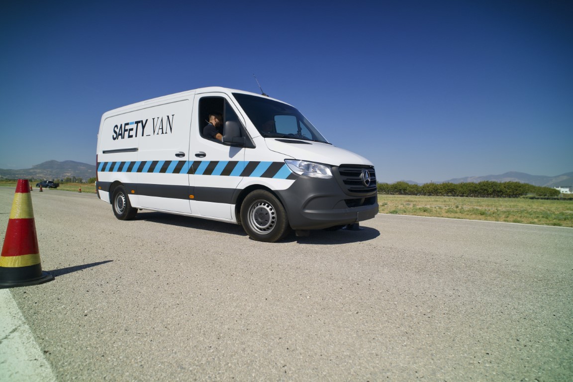 Safety Ride VANS (Medium)