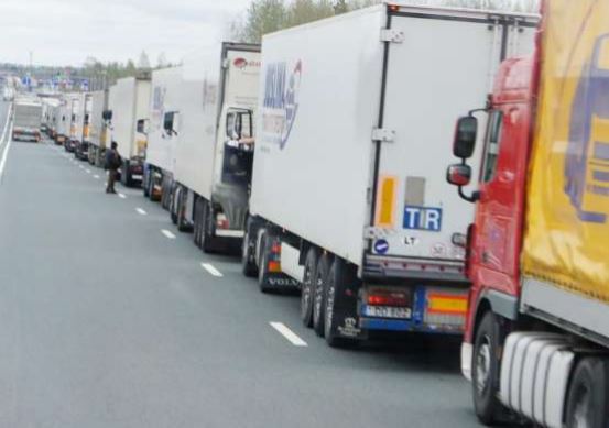 Δυσεύρετοι οι οδηγοί, φοβούνται να μεταφέρουν εμπορεύματα