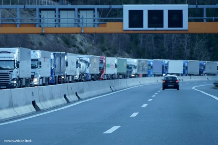 Δημιουργούνται «πράσινες λωρίδες» ταχείας κυκλοφορίας για την αποσυμφόρηση των φορτηγών και τη ροή των αγαθών εντός της Ε.Ε.