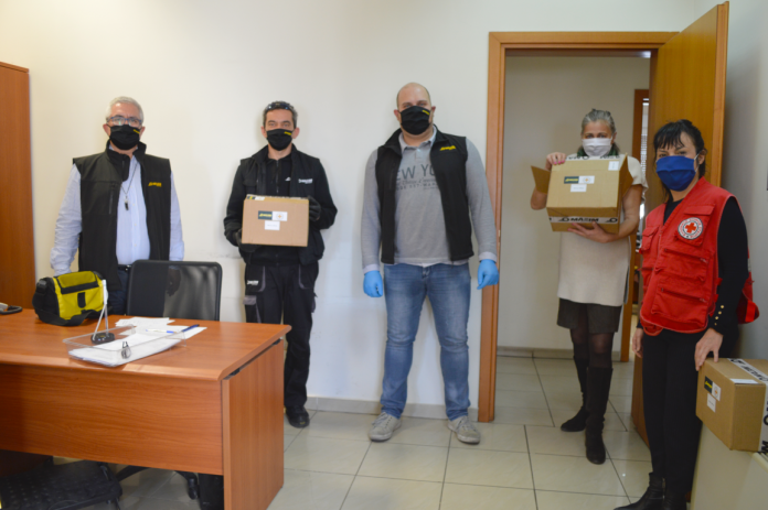 ΜΑΞΙΜ ΚΑΛΤΣΙΔΗΣ ΑΕ: Δωρίζει 600 μάσκες στον Ελληνικό Ερυθρό Σταυρό