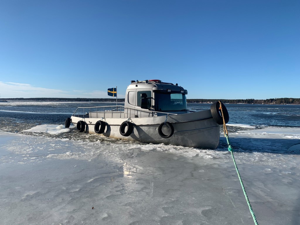 Scania Cabin Boat