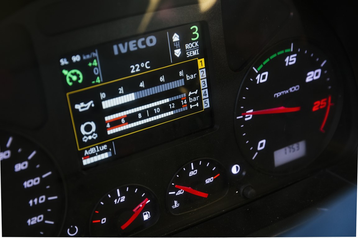 IVECO STRALIS X-WAY (1)