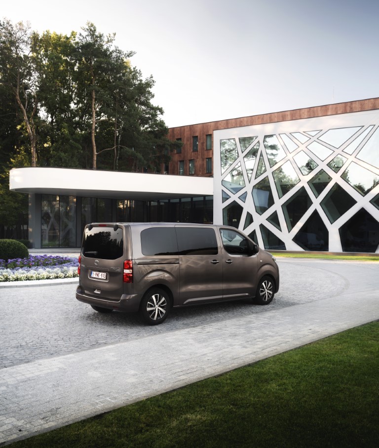 Τα 9θέσια βαν της ελληνικής αγοράς Toyota Proace Verso (3)