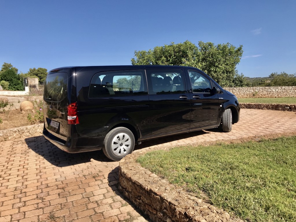 Τα 9θέσια βαν της ελληνικής αγοράς Mercedes-Benz Vito Tourer Dark Edition (4)