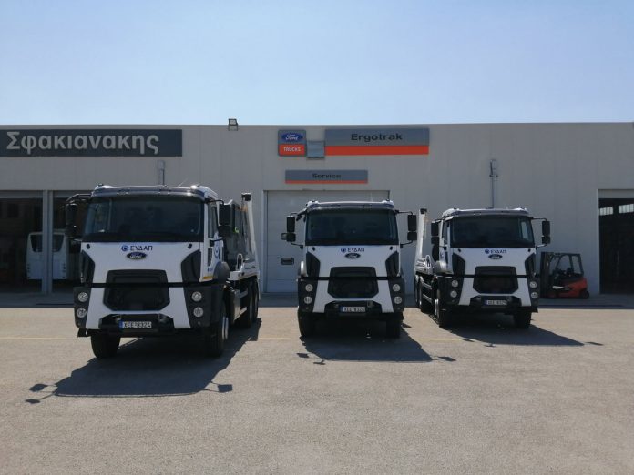 ERGOTRAK Παράδοση 3 καδοφόρων οχημάτων Ford στην ΕΥΔΑΠ (1)
