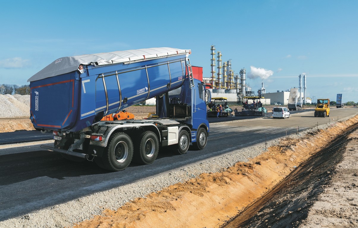 Der Motorwagen-Kippaufbau M.KI mit Thermo-Isolierung The tipper truck body M.KI with Thermo-Isolation