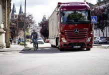 Mercedes-Benz : Ρεκόρ ζήτησης για το σύστημα Sideguard Assist