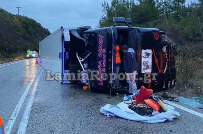 Φορτηγό εξετράπη απο βράχο στο δρόμο Λαμίας - Δομοκού