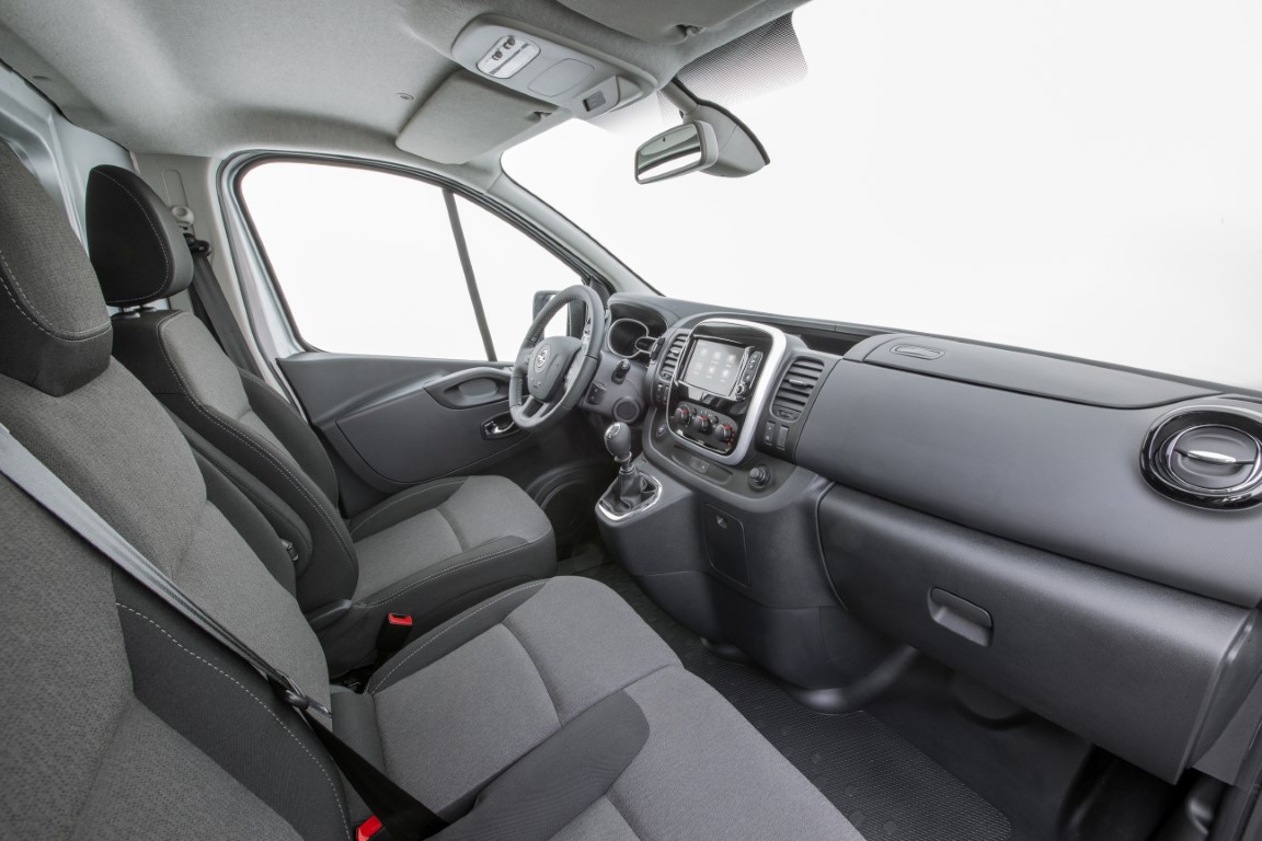 26-Opel-Vivaro-C-Interior-302655 (Medium)