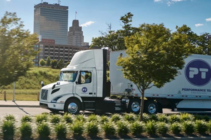 Volvo-Trucks-VNR-Electric-Performance-Team-Maersk-16-Unit-Purchase