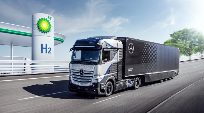 Το φορτηγό κυψελών καυσίμου της Daimler Truck έλαβε άδεια για χρήση στο δρόμο