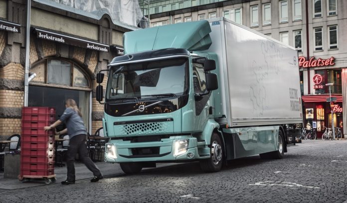 Volvo FL T2020_0973 (Medium)