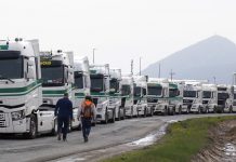 Οι οδηγοί φορτηγών απεργούν στην Ισπανία, λόγω των τεράστιων αυξήσεων στα καύσιμα