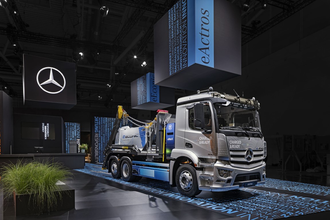 Mercedes-Benz Trucks präsentiert auf der IFAT 2022 in München nachhaltige kommunale Mobilitätslösungen Mercedes-Benz Trucks showcases sustainable municipal mobility solutions at IFAT 2022 in Munich