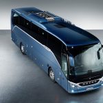 Setra Reisebusse 2022, Setra ComfortClass 515 HD, Exterieur, Denim-Blau metallic, OM 470 mit 335 kW (456 PS), 10,7 L Hubraum, 8-Gang Mercedes PowerShift 3, Active Brake Assist 5, Predictive Powertrain Control, Active Drive Assist 2, Driver Score, Spur-Assistant, Sideguard Assist, 360 Grad Kamera, LED-Scheinwerfer, Länge/Breite/Höhe: 12.295/2.550/3.770 mm, Bestuhlung: 1/44  Setra coach 2022, Setra ComfortClass 515 HD, Exterior, Denim blue metallic, OM 470 rated at 335 kW/456 hp, displacement 10.7 l, 8-speed Mercedes PowerShift, , Active Brake Assist 5, Predictive Powertrain Control, Active Drive Assist 2, Driver Score, Lane Assist, Sideguard Assist, 360 degrees camera, LED headlamps, length/width/height: 12295/2550/3770 mm, seating: 1/44.