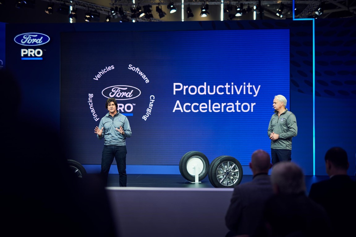 FordAtIAA2022_AtTheEvent_5-LOW