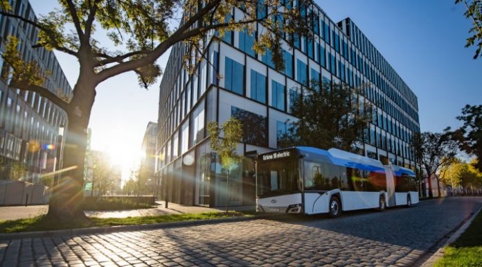 56 αρθρωτά ηλεκτρικά λεωφορεία Solaris Urbino 18 στην Δανία
