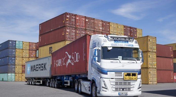 Η Volvo παραδίδει ηλεκτρικό φορτηγό 74 τόνων για βαριές μεταφορές