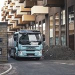 Η Volvo παρουσιάζει ηλεκτρικά φορτηγά με μεγαλύτερη αυτονομία