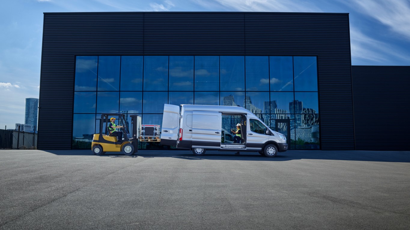 Ford_E-Transit_04