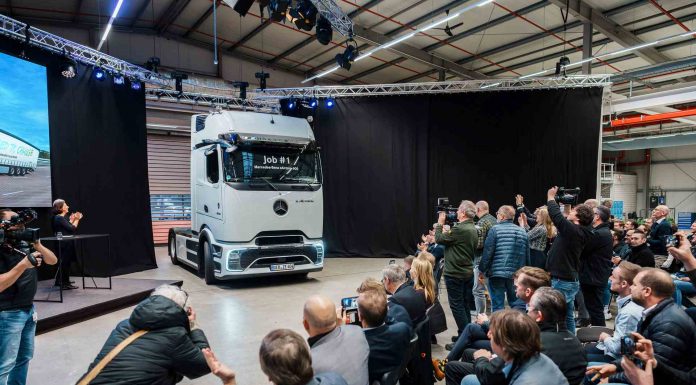 Η Daimler Truck γιορτάζει τη σειρά της Mercedes-Benz eActros 600 για μεταφορές μεγάλων αποστάσεων
